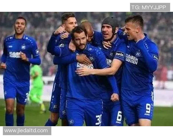 德甲激战前瞻:汉堡欲重振雄风斯图加特寻求突破之路 德甲激战前瞻:汉堡欲重振雄风斯图加特寻求突破之路