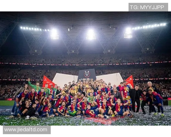 西甲激战巴塞罗那力克马德里竞技再创辉煌 西甲激战巴塞罗那力克马德里竞技再创辉煌